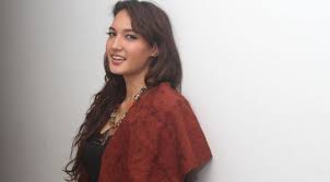 Cerita Nadine Chandrawinata hingga Terpikat Dongeng